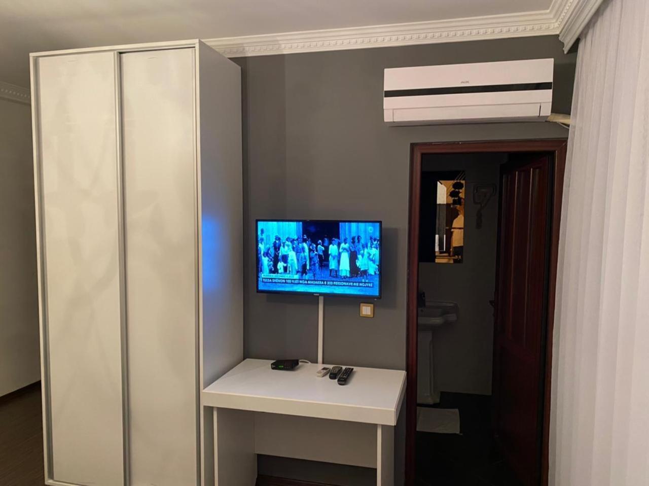 Hotel Adria Pristina Eksteriør billede