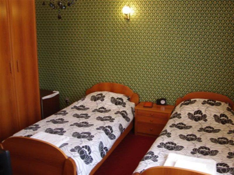 Hotel Adria Pristina Eksteriør billede