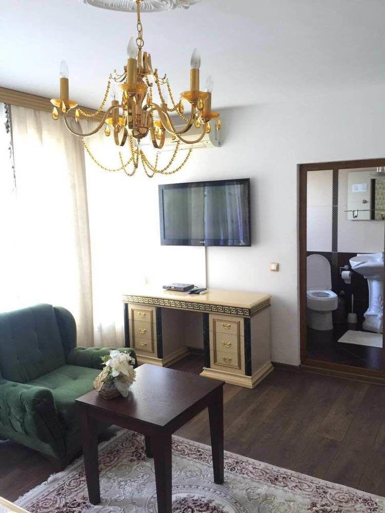 Hotel Adria Pristina Eksteriør billede