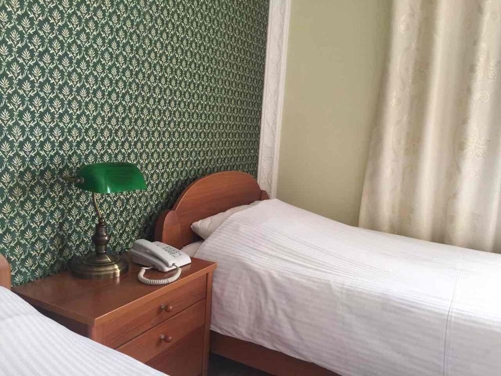 Hotel Adria Pristina Eksteriør billede