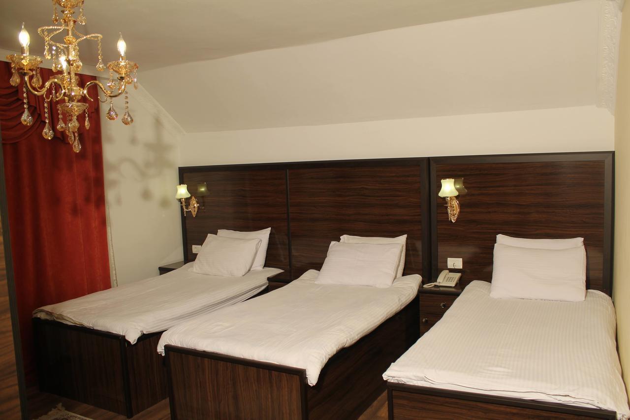 Hotel Adria Pristina Eksteriør billede