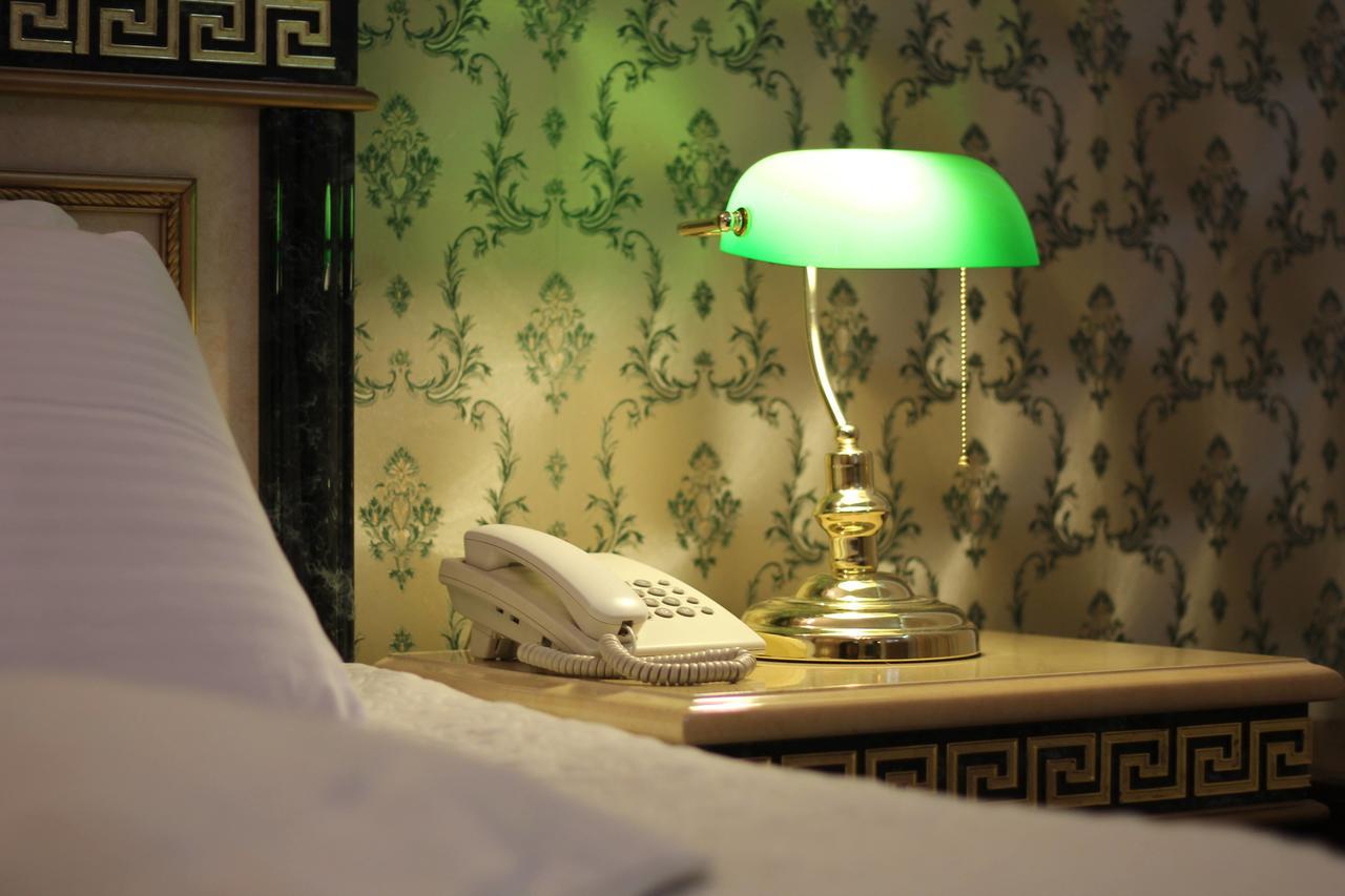 Hotel Adria Pristina Eksteriør billede