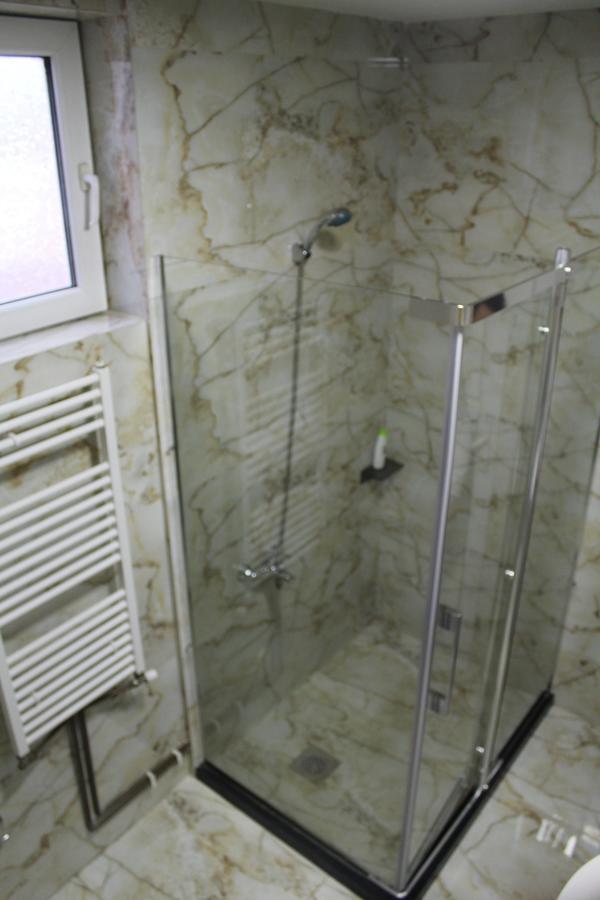 Hotel Adria Pristina Eksteriør billede