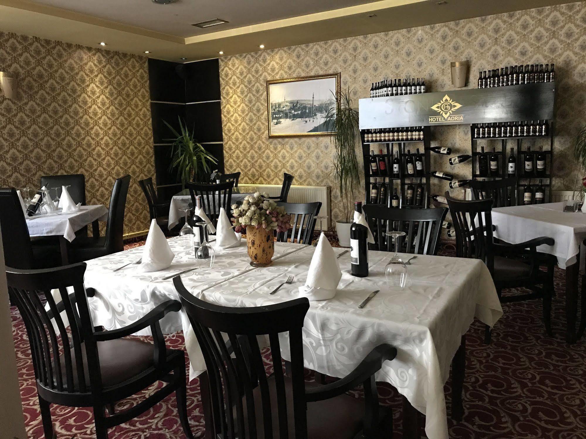Hotel Adria Pristina Eksteriør billede