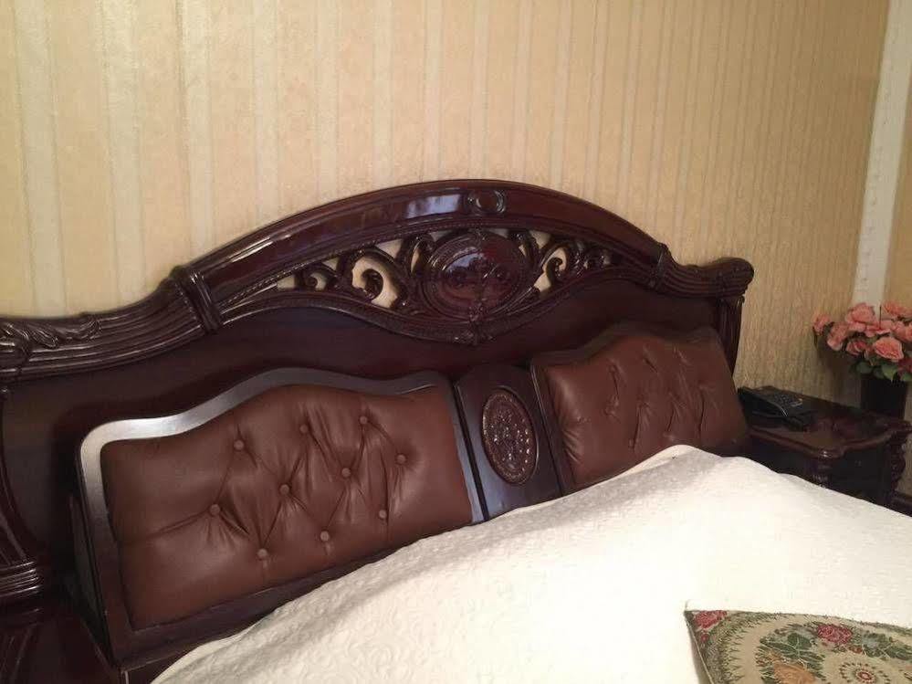 Hotel Adria Pristina Eksteriør billede